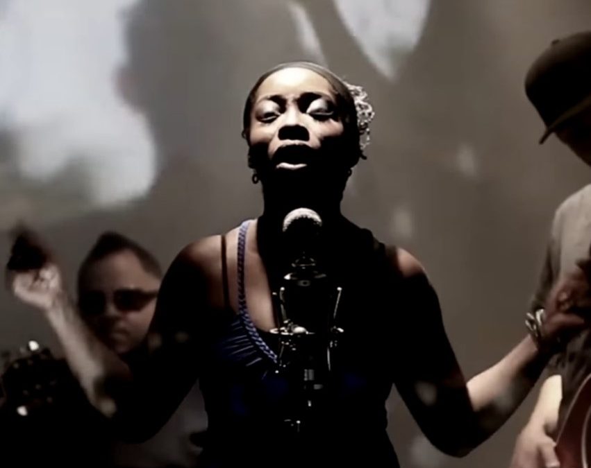 Lyeoka – Simply Falling