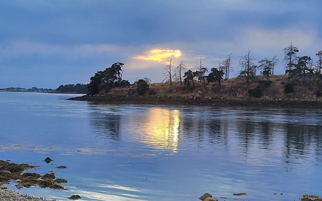 Coucher de soleil ennuagé sur le Golfe du Morbihan